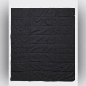 NWT Rains Trail Blanket in Black - Great for Camping, Picnics, and Hikes!